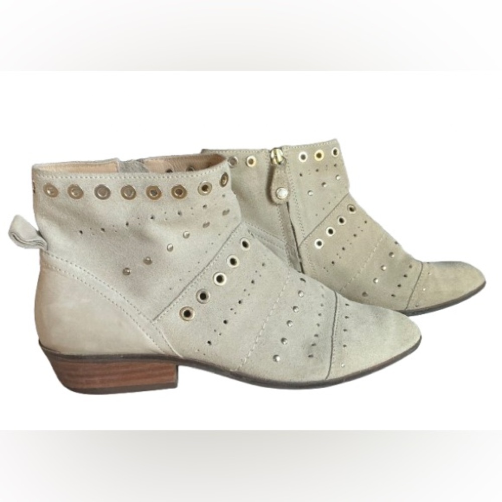 Geox Kennity C Taupe Suede Ankle Boots Gold Tone Grommets Low Block Heel 38 Euro